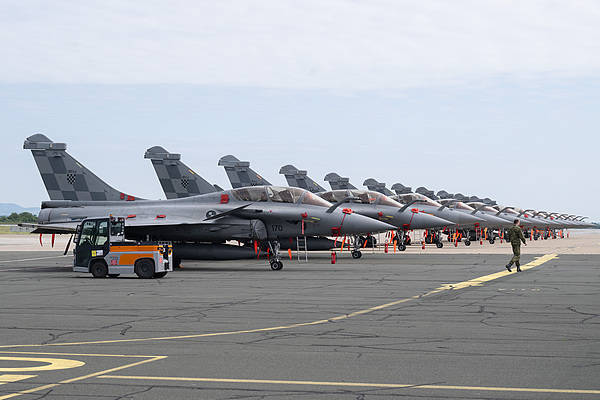 皇冠信用网怎么注册_印尼网友质疑采购“阵风”：希望买歼-10等中国装备