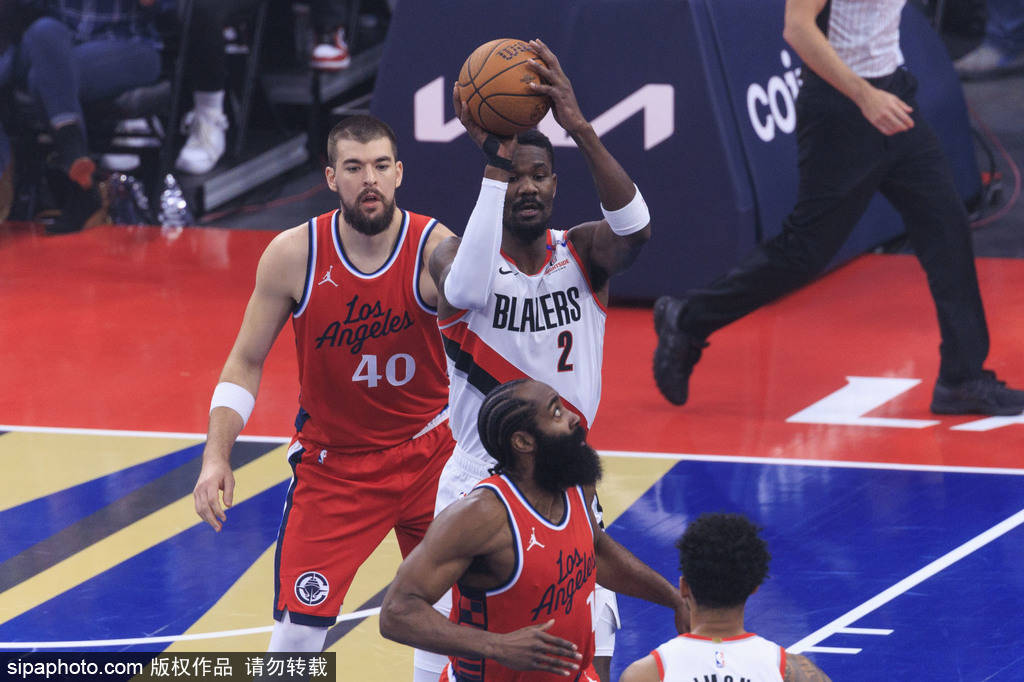 王者榮耀賽事_詹皇8150万续约震撼NBA！哈登湖人双巨头留队王者榮耀賽事，自由市场格局巨变