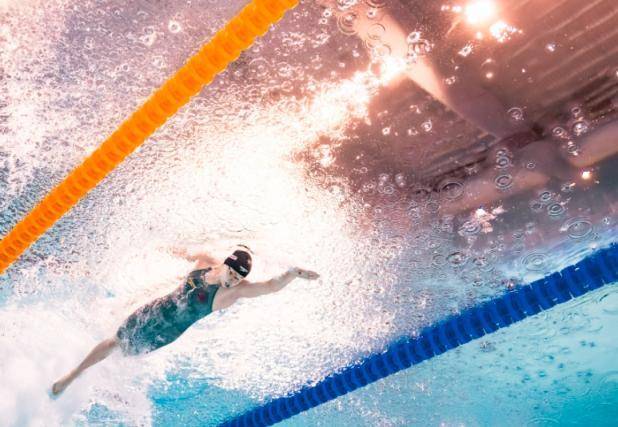 皇冠信用网出租足球
_世锦赛女子50米自由泳决赛 中国双姝一起站上领奖台