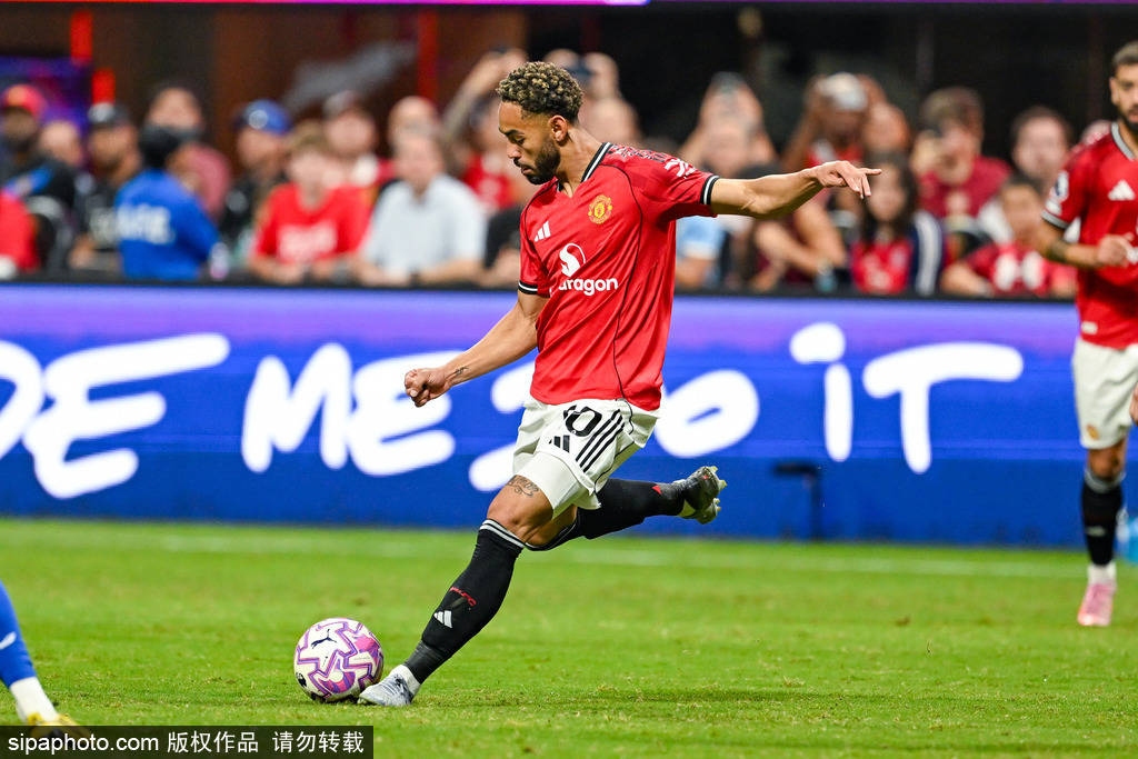 皇冠信用在线注册_曼联对安东尼发最后通牒皇冠信用在线注册！贝蒂斯转会僵局如何破解？