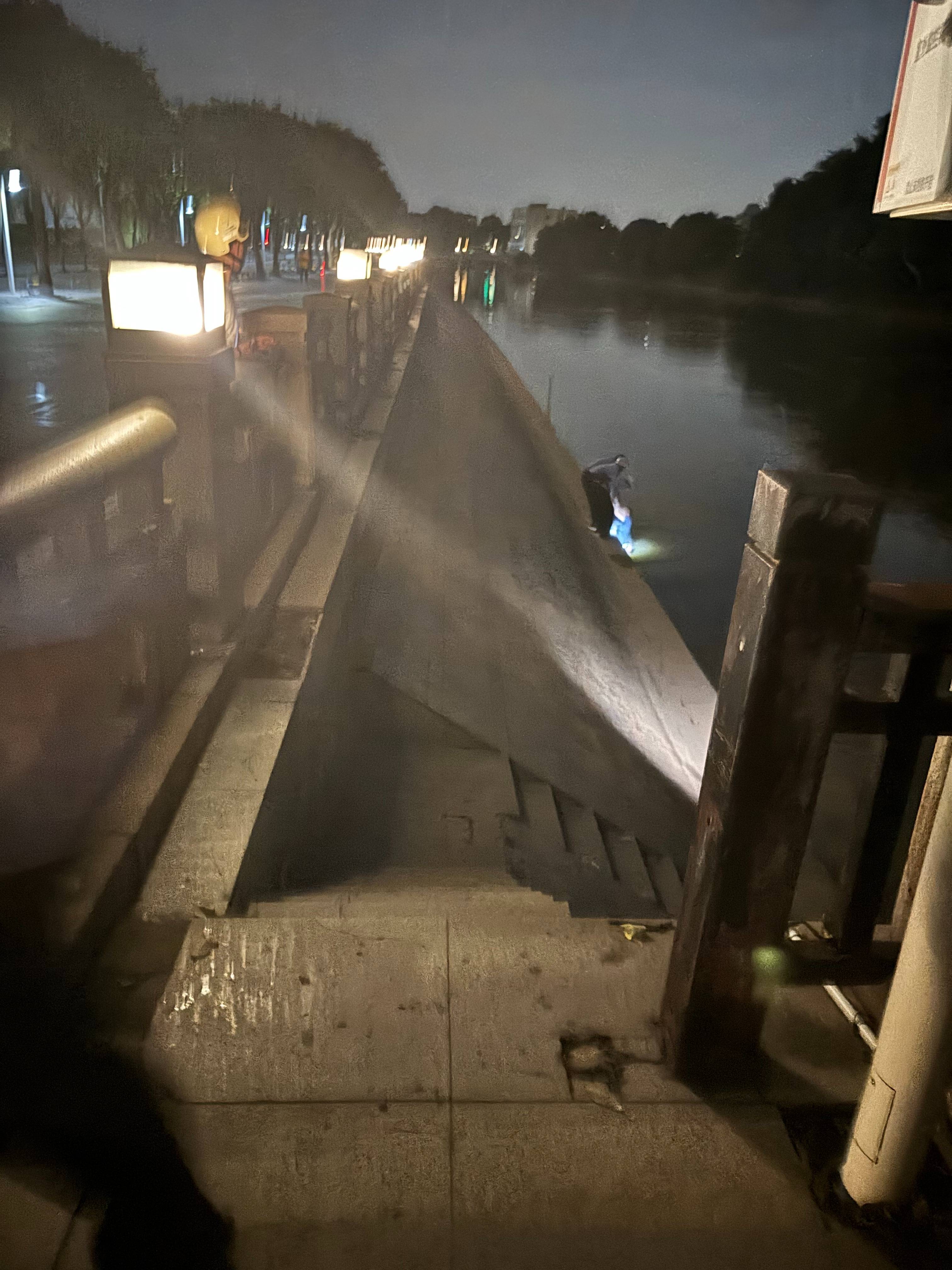 叶尼塞vs索科尔萨拉托夫_“有人吗?”东莞女子中元节深夜遛狗突传呼唤声叶尼塞vs索科尔萨拉托夫,“全程令人不安”,原是夜跑者求救