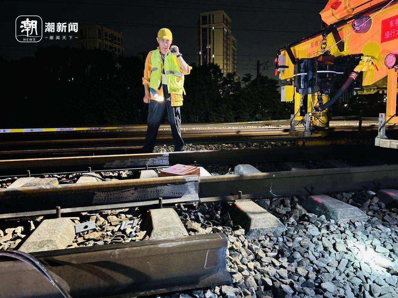 波兰vs 芬兰_浙江首次!杭州东站深夜迎来机械化换轨波兰vs 芬兰,他们的白露是火花四溅的