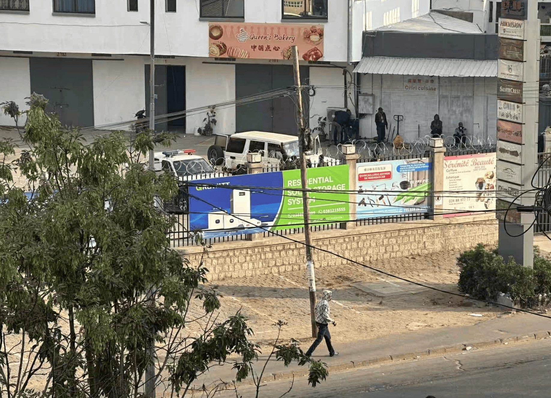 皇冠信用平台出租出售_马达加斯加首都发生骚乱华人商店被烧抢皇冠信用平台出租出售，当地华人：花钱请警察和部队，打退暴徒的进攻