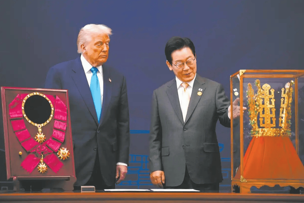 怎么弄皇冠信用網_会晤罕见细节曝光！特朗普向中方耳语怎么弄皇冠信用網，一路紧随送上专车才离开