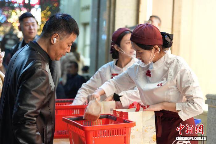 英格兰联赛_安徽广德“三件套”出圈 江浙等地游客排队打卡