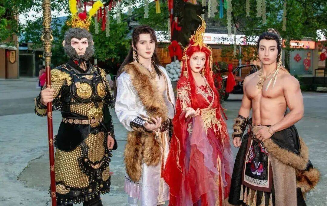 皇冠信用开号_景区5万月薪招185腹肌帅哥陪滑官？相关负责人：属实皇冠信用开号，竞争激烈