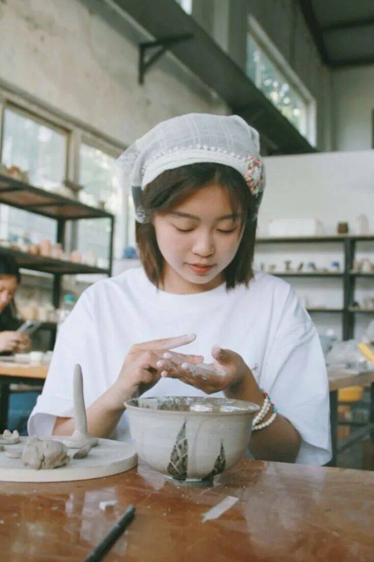 皇冠d盘
_罗雨欣(武汉女大学生)皇冠d盘
,剪掉37厘米长发!原因公开